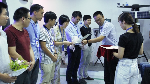 ����(j��ng)������(y��ng)���(n��i)Ӗ(x��n)���C�l(f��)Ƹ��