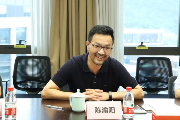 �������r�����L����