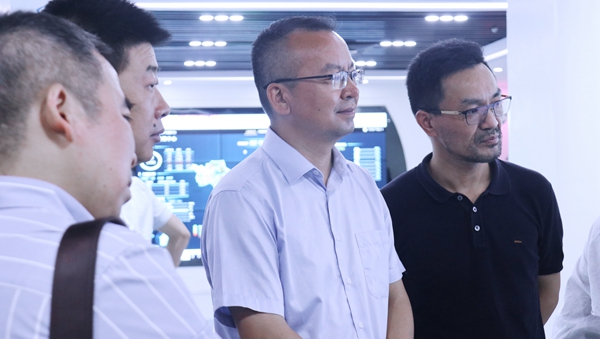 杭州市科技局局長趙喜凱一行蒞臨托普云農考察調研(圖2)