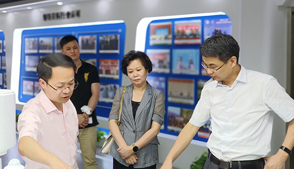 吳卿副廳長、陳清莉主委一行參觀托普云農數字三農展廳